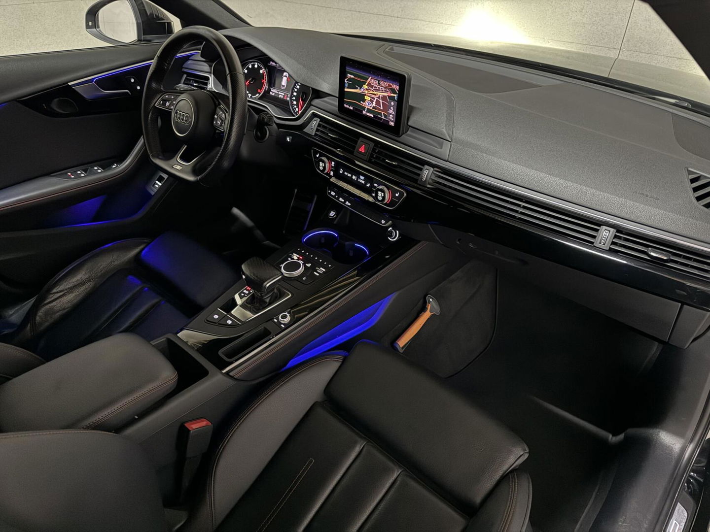 Audi A4 Avant 1.4 TFSI S-Line Black Edition Leer Sfeer Trekh. NAP