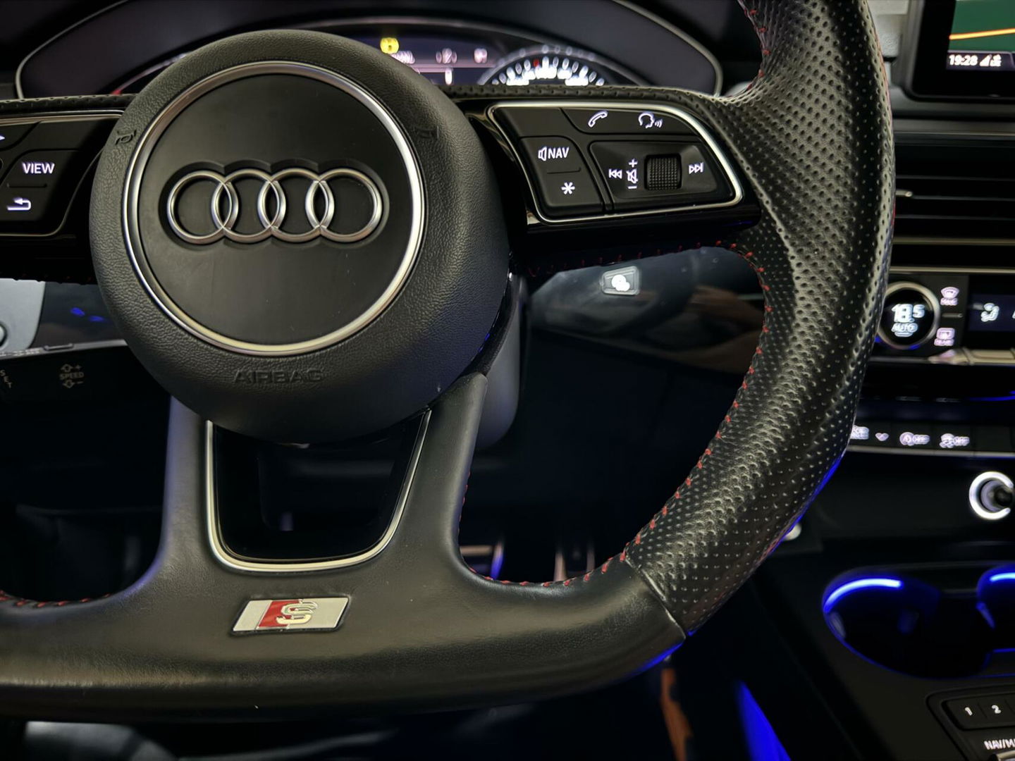 Audi A4 Avant 1.4 TFSI S-Line Black Edition Leer Sfeer Trekh. NAP
