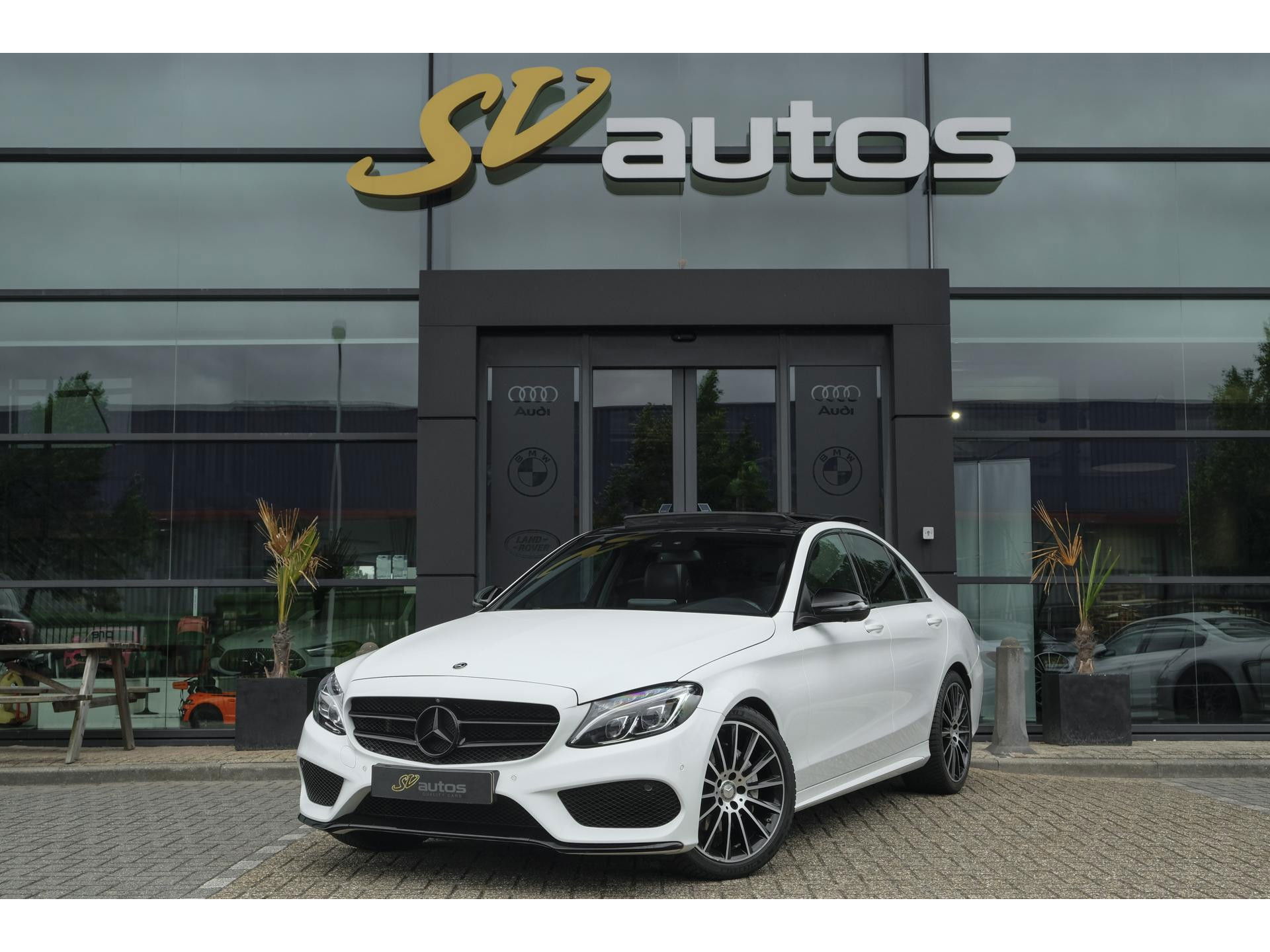 Mercedes-Benz C-Klasse C200 AMG 184pk Panoramadak Burmester Night pakket 19" LMV Command Full led