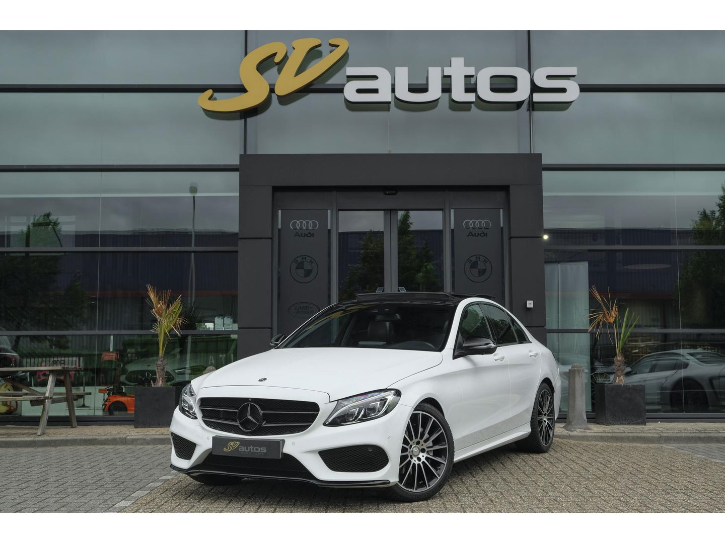 Mercedes-Benz C-Klasse C200 AMG 184pk Panoramadak Burmester Night pakket 19" LMV Command Full led
