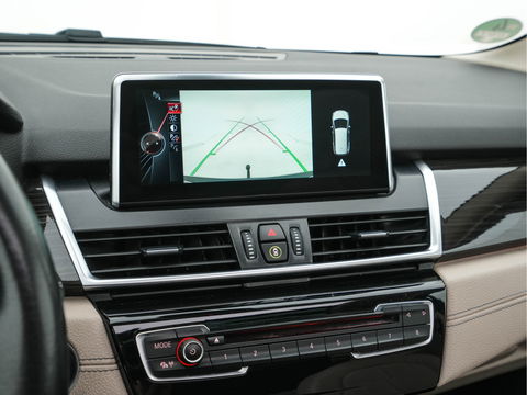 BMW 2 Serie Gran Tourer 218D High Executive Luxury-Line 7-Pers Aut. *PANO | NAVI-FULLMAP | LUXURY-LEATHER | FULL-LED | ECC | KEYLESS | HEATED-COMFORTSEATS | SHIFT-PADDLES | AMBIENT-LIGHT | CAMERA | HEAD UP | PDC | TOWBAR | 17"ALU*