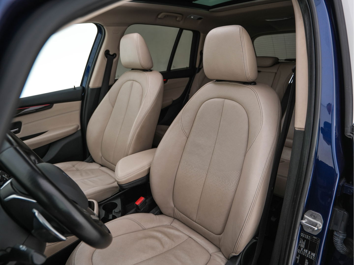 BMW 2 Serie Gran Tourer 218D High Executive Luxury-Line 7-Pers Aut. *PANO | NAVI-FULLMAP | LUXURY-LEATHER | FULL-LED | ECC | KEYLESS | HEATED-COMFORTSEATS | SHIFT-PADDLES | AMBIENT-LIGHT | CAMERA | HEAD UP | PDC | TOWBAR | 17"ALU*