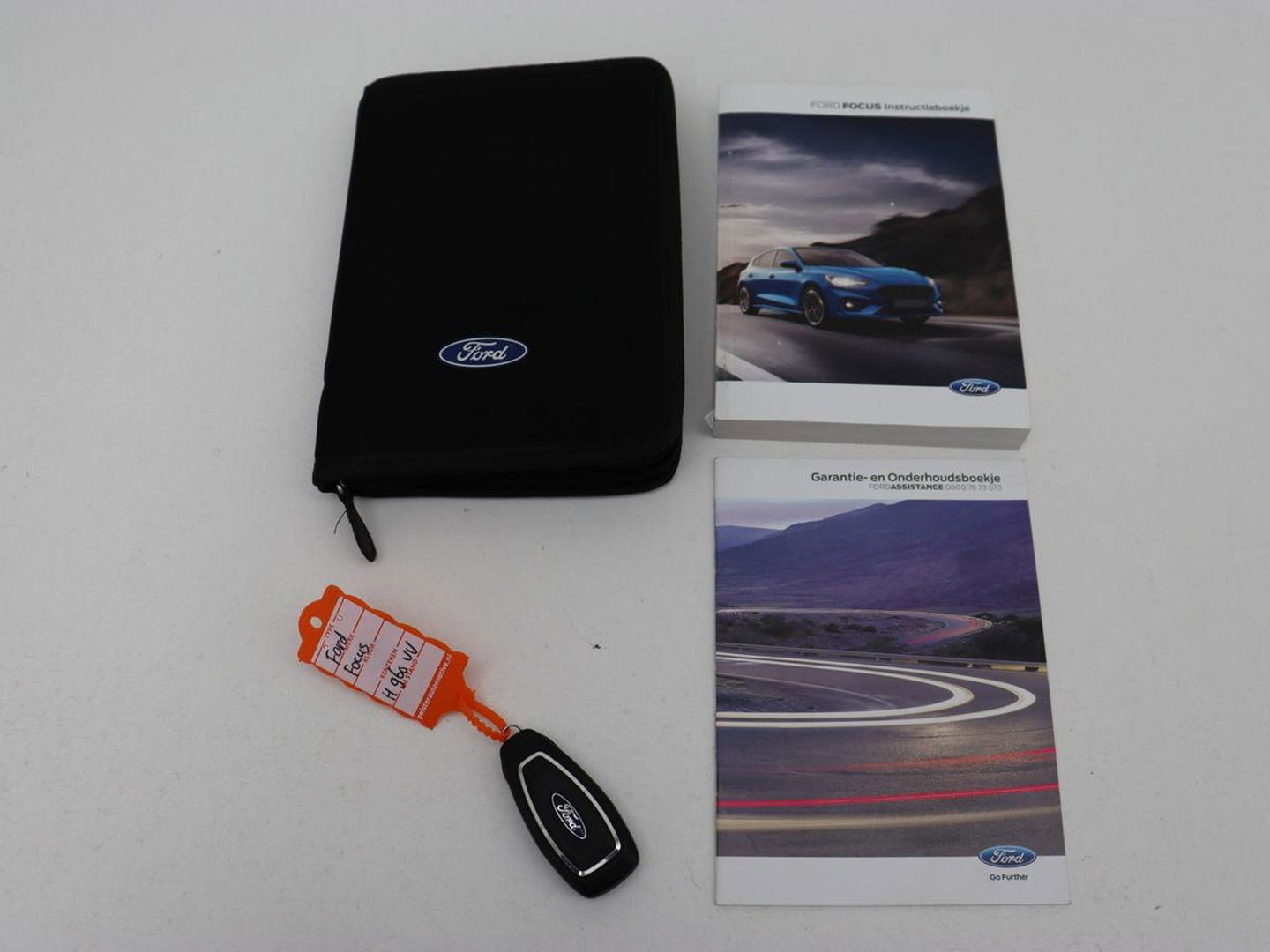 Ford Focus 1.0 EcoBoost Titanium | Adaptive cruise | Carplay | Navigatie | Keyless | Full LED | Climate control | Getint glas | Parkeerhulp