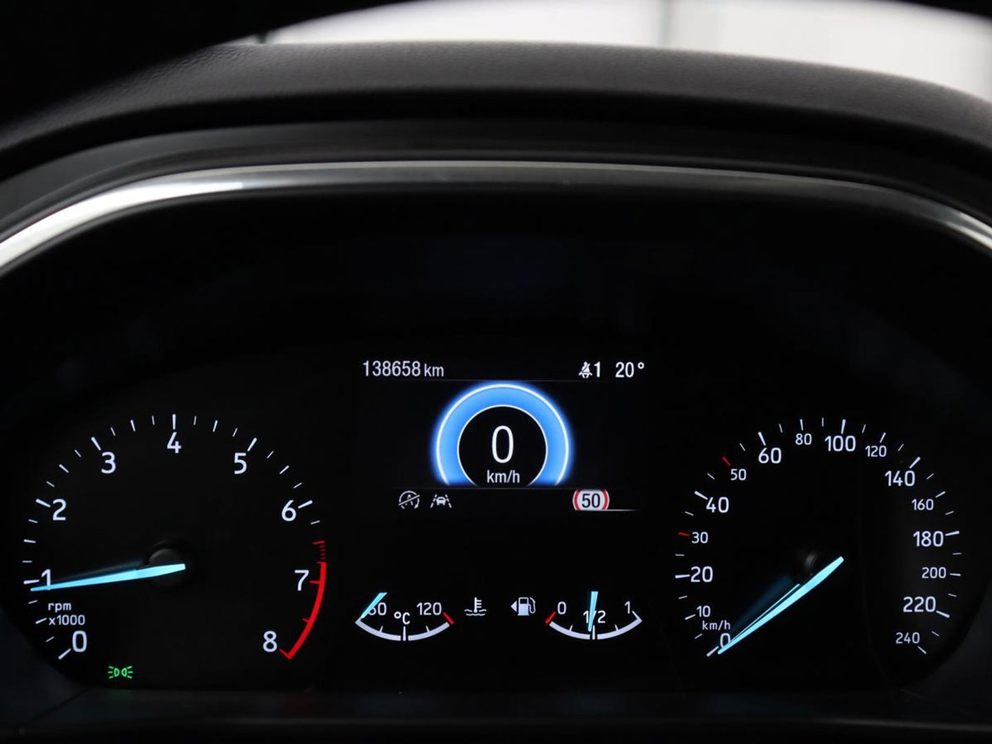 Ford Focus 1.0 EcoBoost Titanium | Adaptive cruise | Carplay | Navigatie | Keyless | Full LED | Climate control | Getint glas | Parkeerhulp
