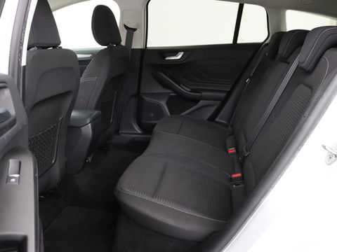 Ford Focus 1.0 EcoBoost Titanium | Adaptive cruise | Carplay | Navigatie | Keyless | Full LED | Climate control | Getint glas | Parkeerhulp