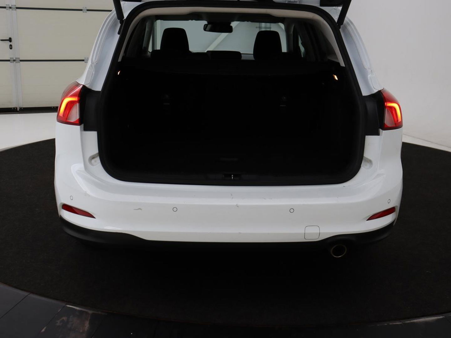 Ford Focus 1.0 EcoBoost Titanium | Adaptive cruise | Carplay | Navigatie | Keyless | Full LED | Climate control | Getint glas | Parkeerhulp