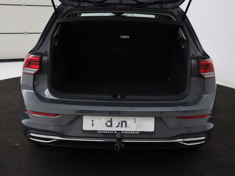Volkswagen Golf 1.4 eHybrid Style | Stoel & stuurverwarming | Carplay | Trekhaak | Sfeerverlichting | Massage | Memory | Parkeerhulp | Navigatie | Full LED | Adaptive cruise