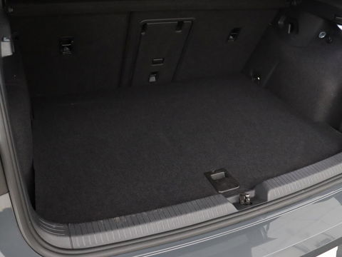 Volkswagen Golf 1.4 eHybrid Style | Stoel & stuurverwarming | Carplay | Trekhaak | Sfeerverlichting | Massage | Memory | Parkeerhulp | Navigatie | Full LED | Adaptive cruise