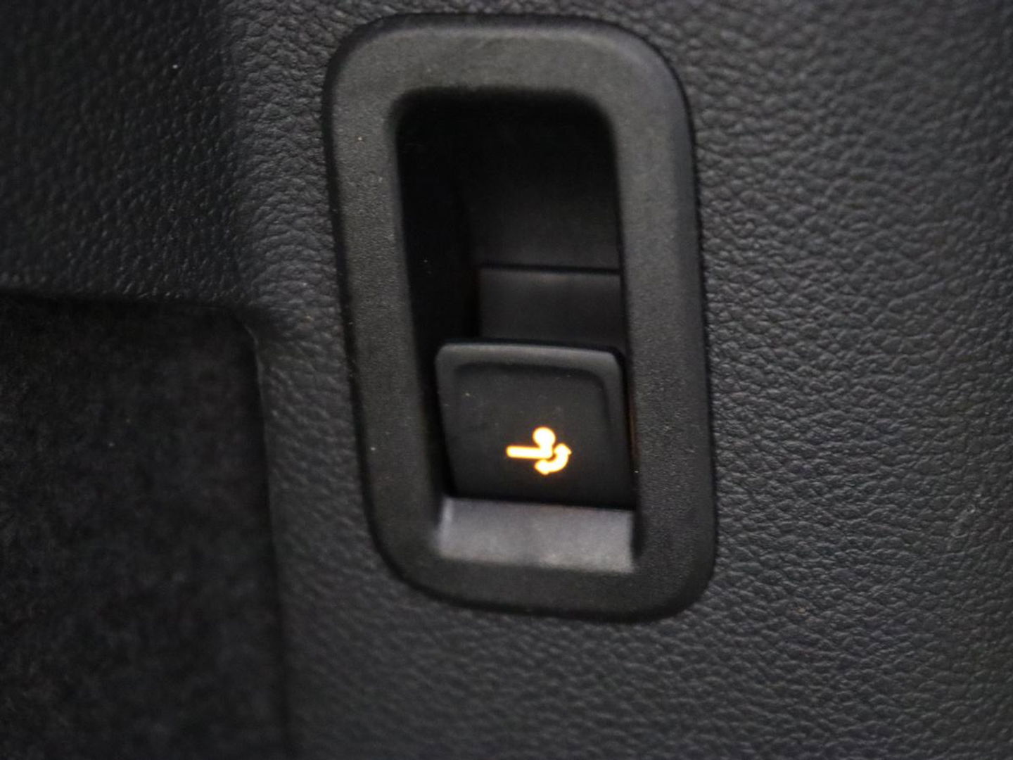 Volkswagen Golf 1.4 eHybrid Style | Stoel & stuurverwarming | Carplay | Trekhaak | Sfeerverlichting | Massage | Memory | Parkeerhulp | Navigatie | Full LED | Adaptive cruise