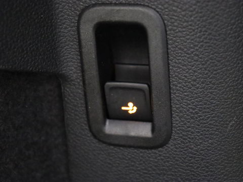 Volkswagen Golf 1.4 eHybrid Style | Stoel & stuurverwarming | Carplay | Trekhaak | Sfeerverlichting | Massage | Memory | Parkeerhulp | Navigatie | Full LED | Adaptive cruise