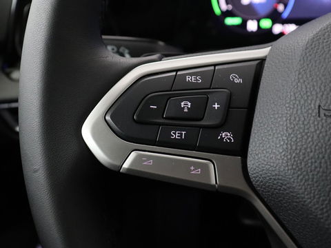Volkswagen Golf 1.4 eHybrid Style | Stoel & stuurverwarming | Carplay | Trekhaak | Sfeerverlichting | Massage | Memory | Parkeerhulp | Navigatie | Full LED | Adaptive cruise