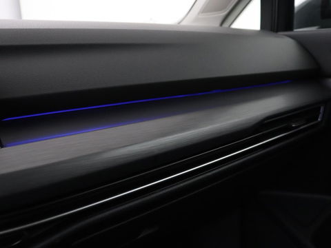 Volkswagen Golf 1.4 eHybrid Style | Stoel & stuurverwarming | Carplay | Trekhaak | Sfeerverlichting | Massage | Memory | Parkeerhulp | Navigatie | Full LED | Adaptive cruise