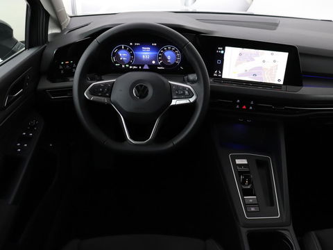 Volkswagen Golf 1.4 eHybrid Style | Stoel & stuurverwarming | Carplay | Trekhaak | Sfeerverlichting | Massage | Memory | Parkeerhulp | Navigatie | Full LED | Adaptive cruise