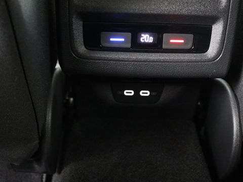Volkswagen Golf 1.4 eHybrid Style | Stoel & stuurverwarming | Carplay | Trekhaak | Sfeerverlichting | Massage | Memory | Parkeerhulp | Navigatie | Full LED | Adaptive cruise