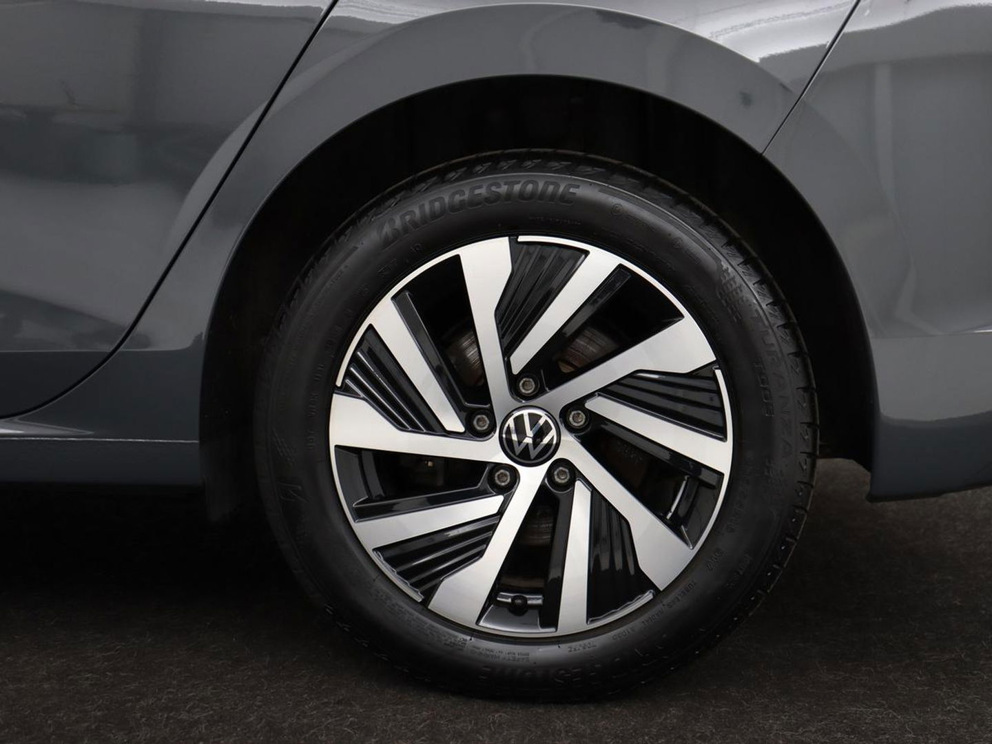 Volkswagen Golf 1.4 eHybrid Style | Stoel & stuurverwarming | Carplay | Trekhaak | Sfeerverlichting | Massage | Memory | Parkeerhulp | Navigatie | Full LED | Adaptive cruise