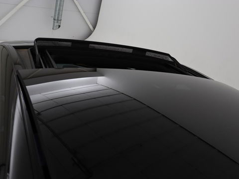 Mercedes-Benz C-Klasse 350e Avantgarde | Panoramadak | Adaptive cruise | 360 Camera | Leder | Burmester | Stoelverwarming | Full LED | Luchtvering | Navigatie | Climate control | Bluetooth