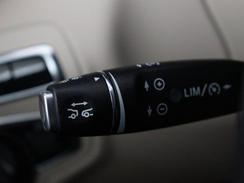 Mercedes-Benz C-Klasse 350e Avantgarde | Panoramadak | Adaptive cruise | 360 Camera | Leder | Burmester | Stoelverwarming | Full LED | Luchtvering | Navigatie | Climate control | Bluetooth