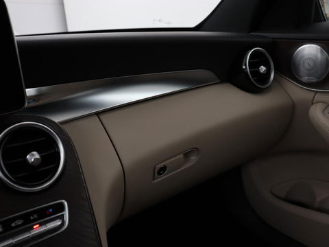 Mercedes-Benz C-Klasse 350e Avantgarde | Panoramadak | Adaptive cruise | 360 Camera | Leder | Burmester | Stoelverwarming | Full LED | Luchtvering | Navigatie | Climate control | Bluetooth