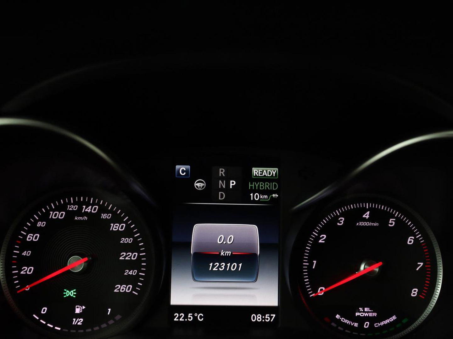Mercedes-Benz C-Klasse 350e Avantgarde | Panoramadak | Adaptive cruise | 360 Camera | Leder | Burmester | Stoelverwarming | Full LED | Luchtvering | Navigatie | Climate control | Bluetooth