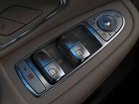 Mercedes-Benz C-Klasse 350e Avantgarde | Panoramadak | Adaptive cruise | 360 Camera | Leder | Burmester | Stoelverwarming | Full LED | Luchtvering | Navigatie | Climate control | Bluetooth