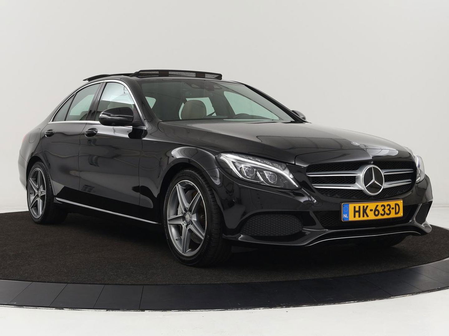 Mercedes-Benz C-Klasse 350e Avantgarde | Panoramadak | Adaptive cruise | 360 Camera | Leder | Burmester | Stoelverwarming | Full LED | Luchtvering | Navigatie | Climate control | Bluetooth