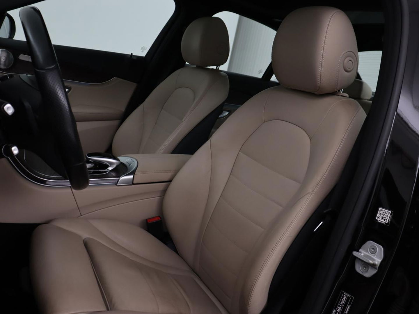 Mercedes-Benz C-Klasse 350e Avantgarde | Panoramadak | Adaptive cruise | 360 Camera | Leder | Burmester | Stoelverwarming | Full LED | Luchtvering | Navigatie | Climate control | Bluetooth