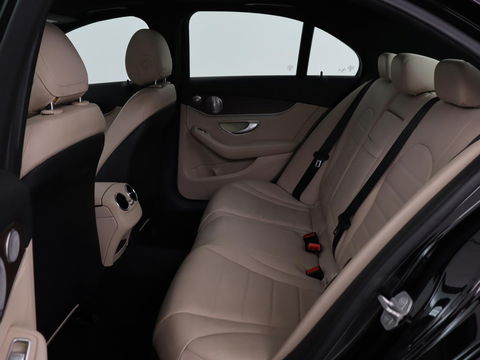 Mercedes-Benz C-Klasse 350e Avantgarde | Panoramadak | Adaptive cruise | 360 Camera | Leder | Burmester | Stoelverwarming | Full LED | Luchtvering | Navigatie | Climate control | Bluetooth