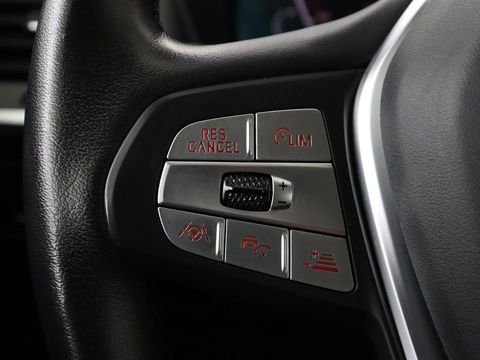 BMW X3 xDrive30i High Executive | Adaptive cruise | Head-Up | Leder | Carplay | Trekhaak | Camera | Stoelverwarming | Live Cockpit | 20'' lichtmetalen velgen | Keyless | Sportstoelen | Full LED | Navigatie