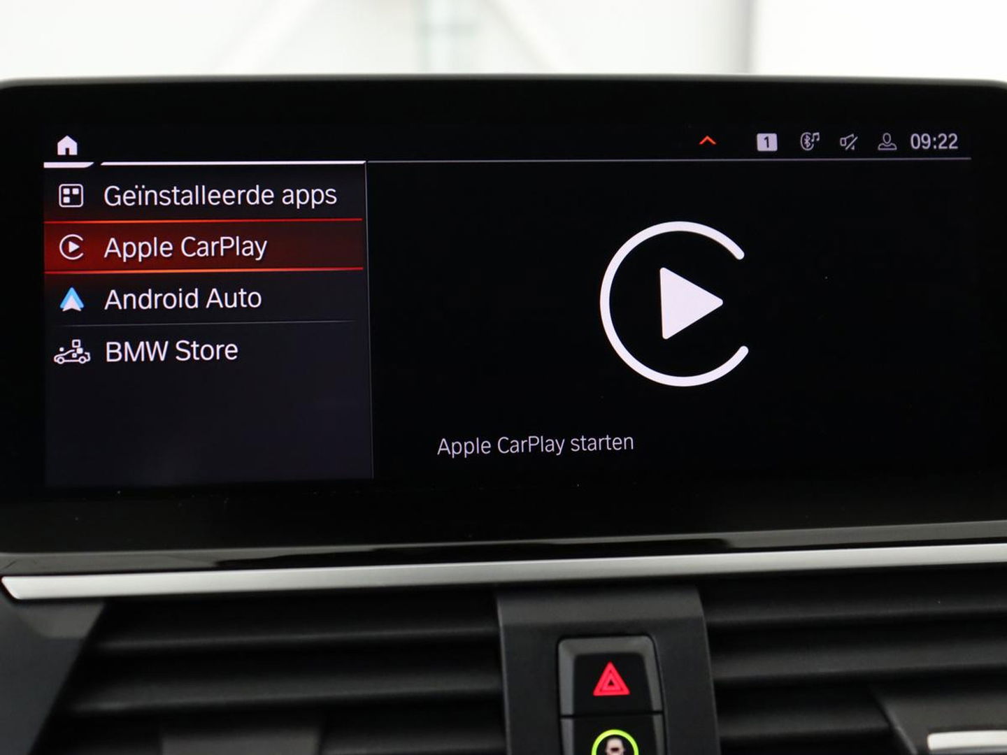 BMW X3 xDrive30i High Executive | Adaptive cruise | Head-Up | Leder | Carplay | Trekhaak | Camera | Stoelverwarming | Live Cockpit | 20'' lichtmetalen velgen | Keyless | Sportstoelen | Full LED | Navigatie