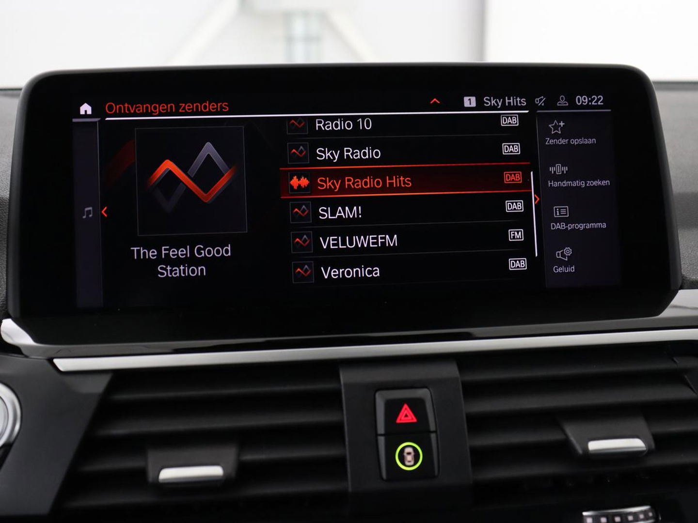 BMW X3 xDrive30i High Executive | Adaptive cruise | Head-Up | Leder | Carplay | Trekhaak | Camera | Stoelverwarming | Live Cockpit | 20'' lichtmetalen velgen | Keyless | Sportstoelen | Full LED | Navigatie