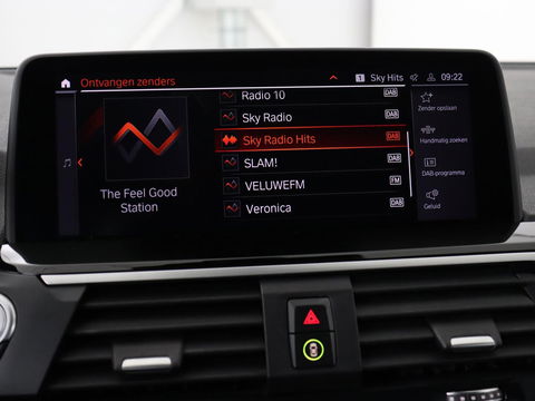 BMW X3 xDrive30i High Executive | Adaptive cruise | Head-Up | Leder | Carplay | Trekhaak | Camera | Stoelverwarming | Live Cockpit | 20'' lichtmetalen velgen | Keyless | Sportstoelen | Full LED | Navigatie