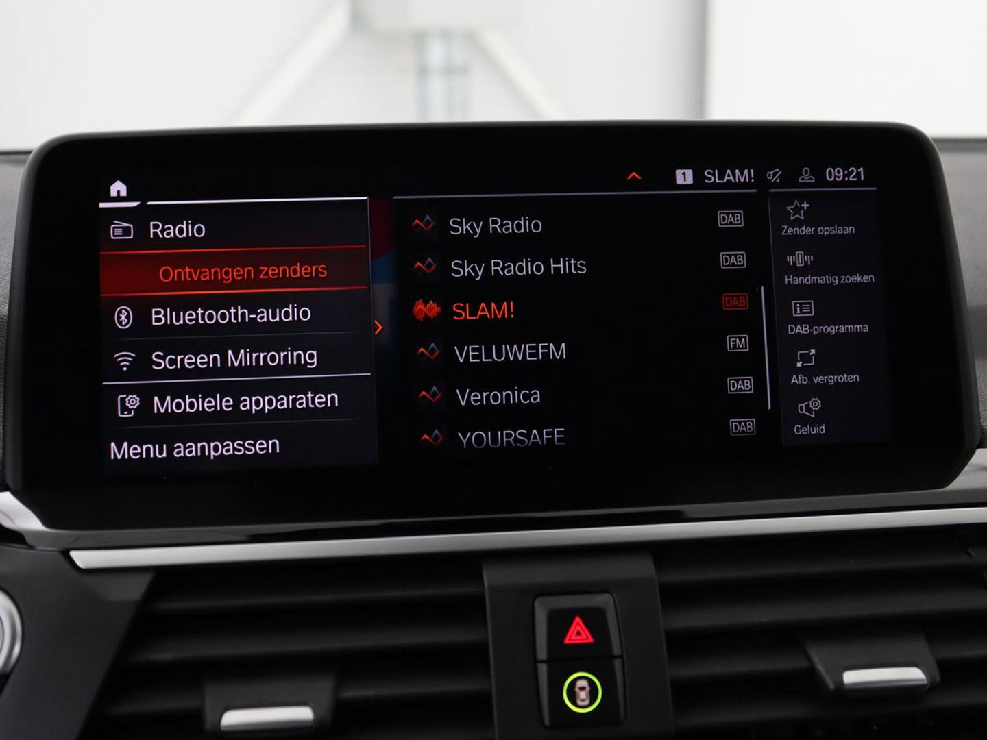 BMW X3 xDrive30i High Executive | Adaptive cruise | Head-Up | Leder | Carplay | Trekhaak | Camera | Stoelverwarming | Live Cockpit | 20'' lichtmetalen velgen | Keyless | Sportstoelen | Full LED | Navigatie