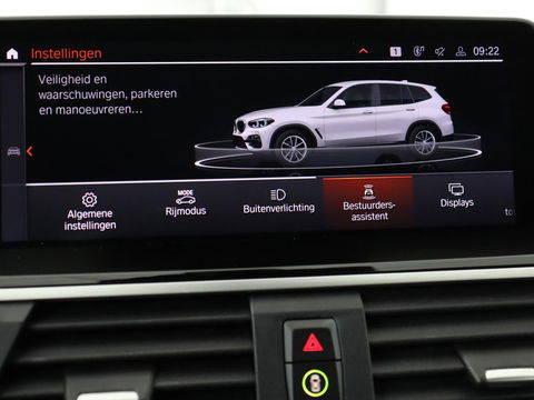 BMW X3 xDrive30i High Executive | Adaptive cruise | Head-Up | Leder | Carplay | Trekhaak | Camera | Stoelverwarming | Live Cockpit | 20'' lichtmetalen velgen | Keyless | Sportstoelen | Full LED | Navigatie