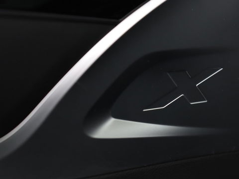BMW X3 xDrive30i High Executive | Adaptive cruise | Head-Up | Leder | Carplay | Trekhaak | Camera | Stoelverwarming | Live Cockpit | 20'' lichtmetalen velgen | Keyless | Sportstoelen | Full LED | Navigatie