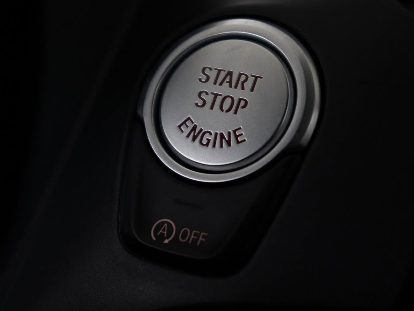 BMW X3 xDrive30i High Executive | Adaptive cruise | Head-Up | Leder | Carplay | Trekhaak | Camera | Stoelverwarming | Live Cockpit | 20'' lichtmetalen velgen | Keyless | Sportstoelen | Full LED | Navigatie
