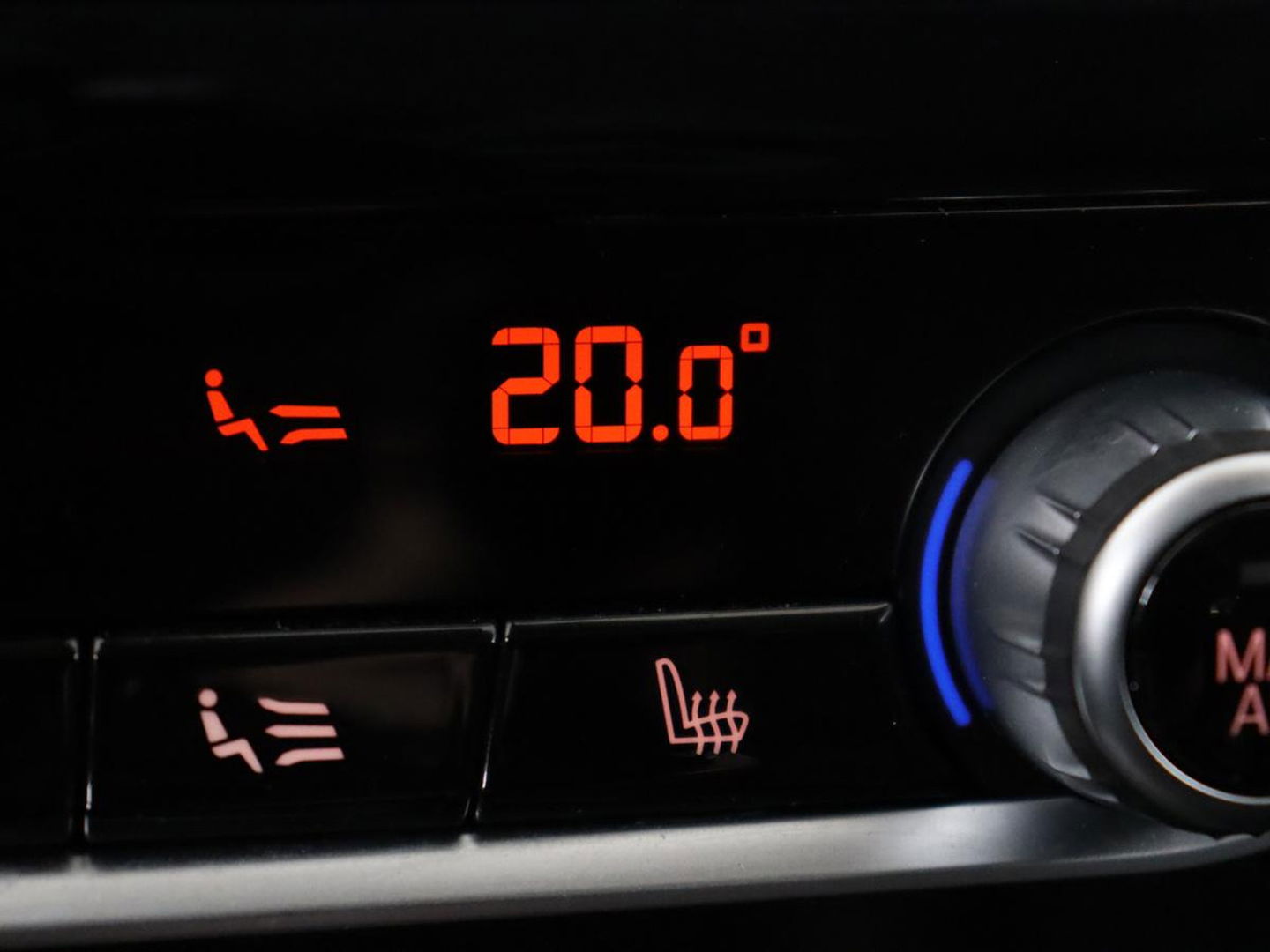 BMW X3 xDrive30i High Executive | Adaptive cruise | Head-Up | Leder | Carplay | Trekhaak | Camera | Stoelverwarming | Live Cockpit | 20'' lichtmetalen velgen | Keyless | Sportstoelen | Full LED | Navigatie