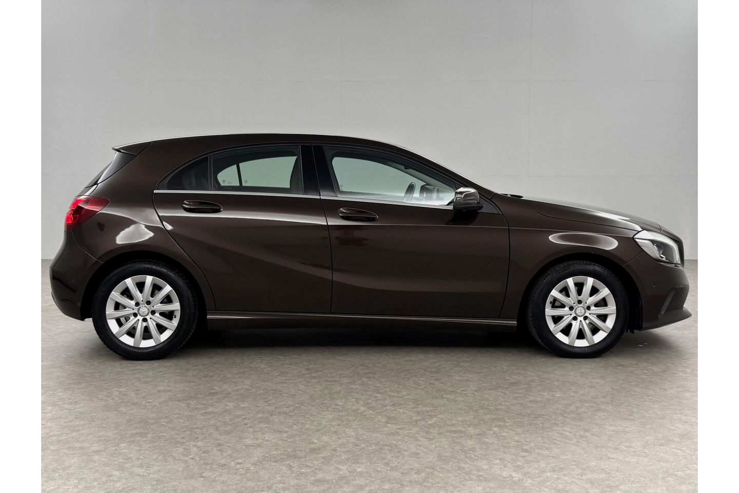 Mercedes-Benz A-Klasse Ambition Airco Cruise LED Navigatie PDC 16"LMV