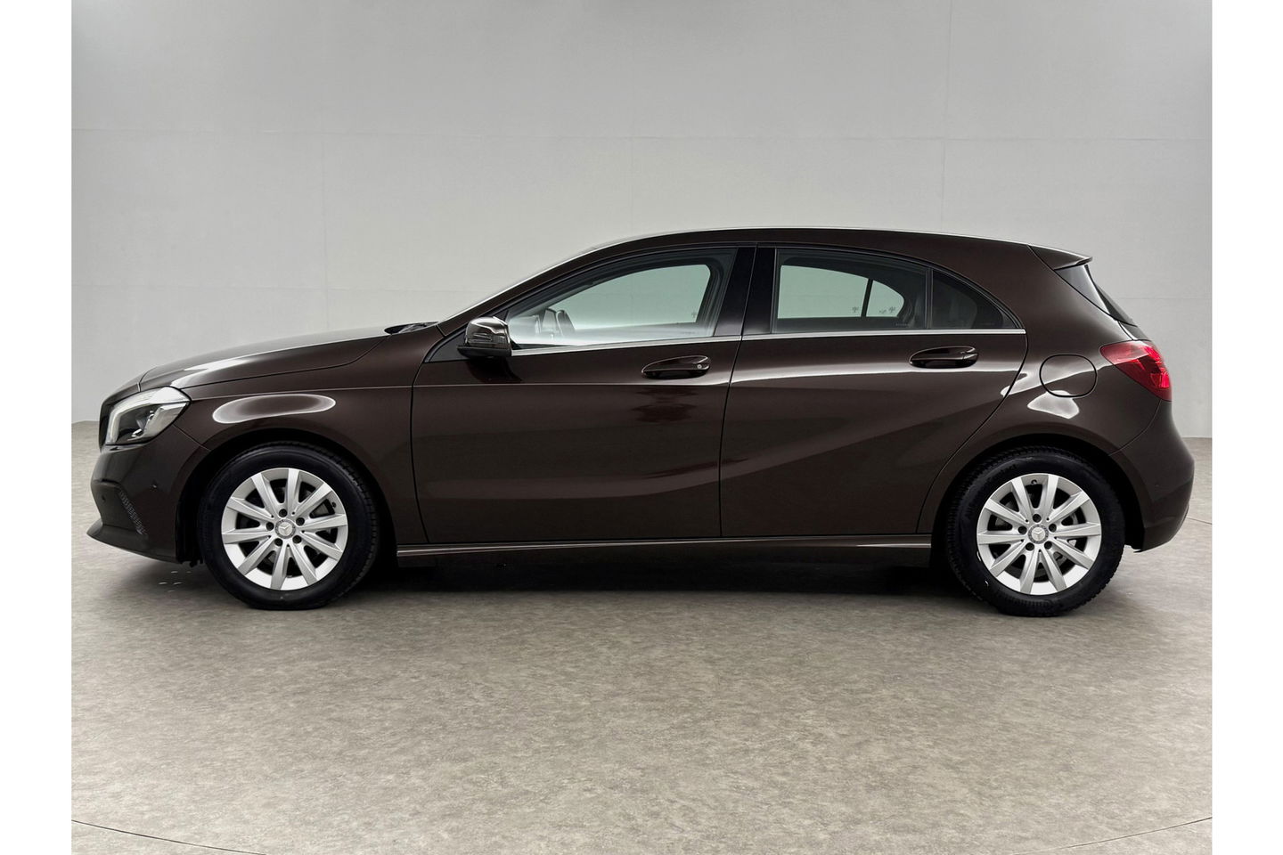 Mercedes-Benz A-Klasse Ambition Airco Cruise LED Navigatie PDC 16"LMV