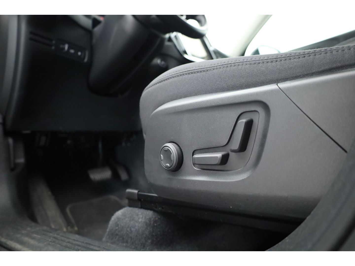Volvo XC40 1.5 T5 Recharge R-Design | Elek. stoel met mem. | ACC | Blis | Trekhaak | Apple Carplay |