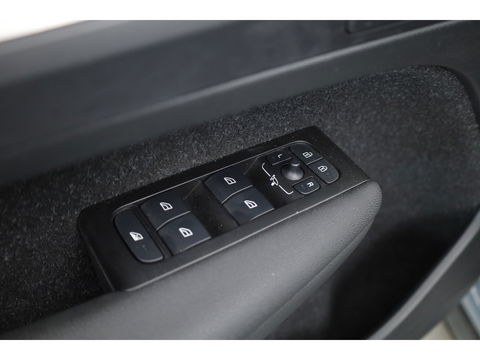 Volvo XC40 1.5 T5 Recharge R-Design | Elek. stoel met mem. | ACC | Blis | Trekhaak | Apple Carplay |