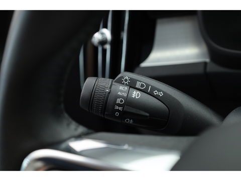 Volvo XC40 1.5 T5 Recharge R-Design | Elek. stoel met mem. | ACC | Blis | Trekhaak | Apple Carplay |