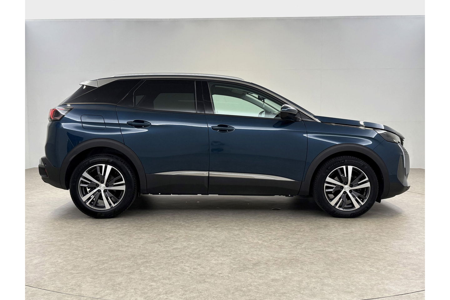 Peugeot 3008 1.2 PureTech Blue 360Camera LED Sfeer Virtual Carplay Clima Cruise Navi PDC 18''LMV