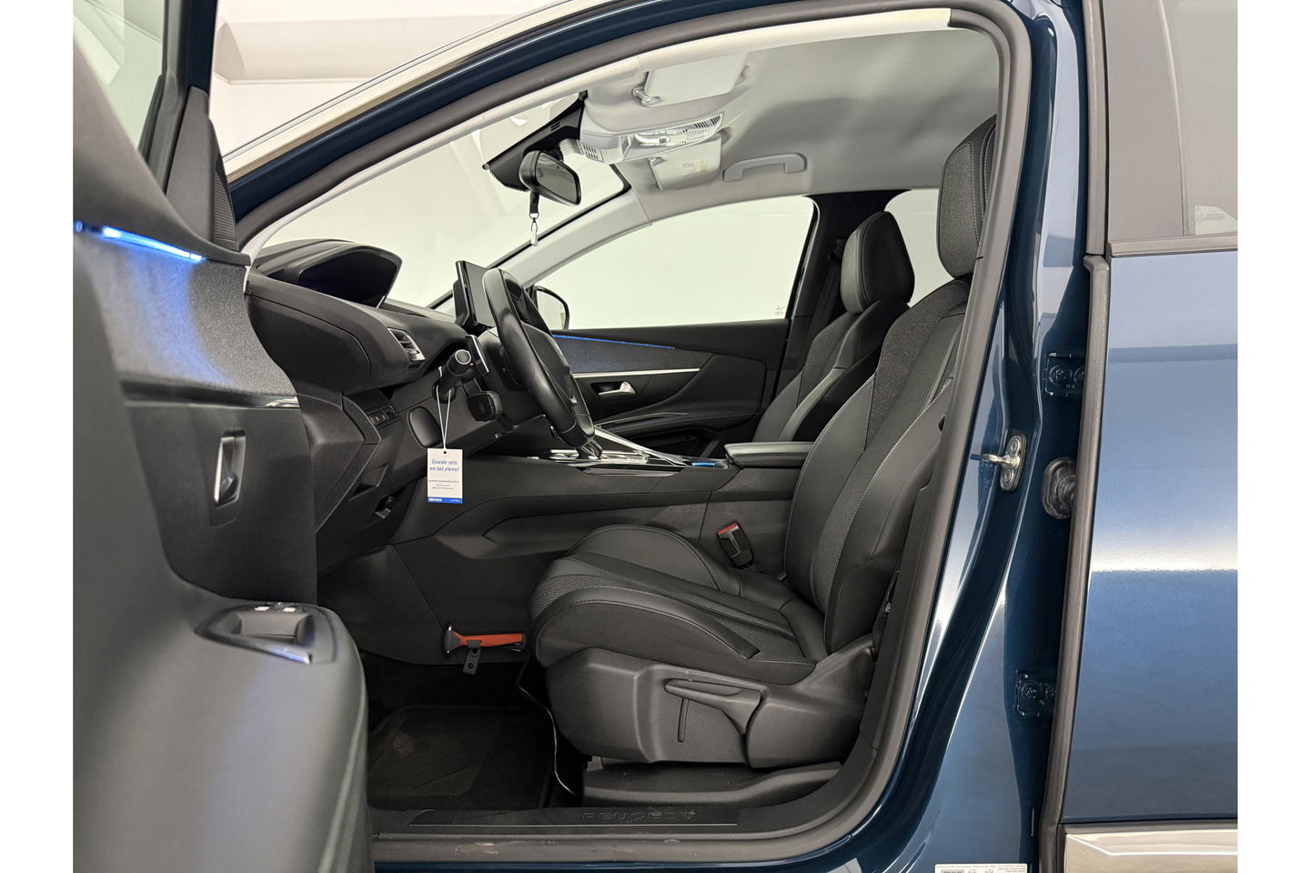 Peugeot 3008 1.2 PureTech Blue 360Camera LED Sfeer Virtual Carplay Clima Cruise Navi PDC 18''LMV