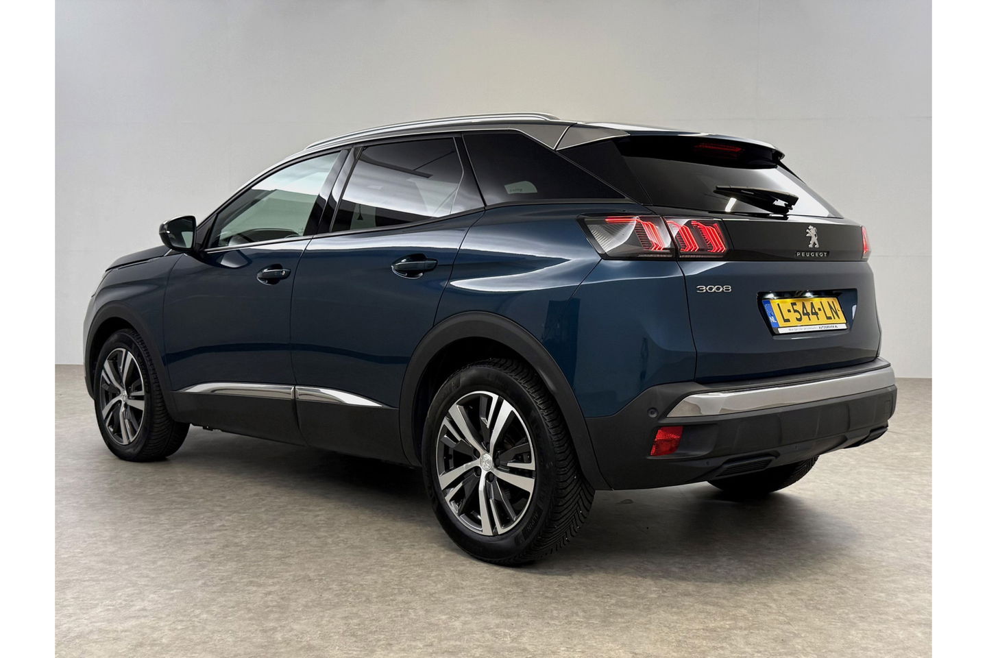 Peugeot 3008 1.2 PureTech Blue 360Camera LED Sfeer Virtual Carplay Clima Cruise Navi PDC 18''LMV
