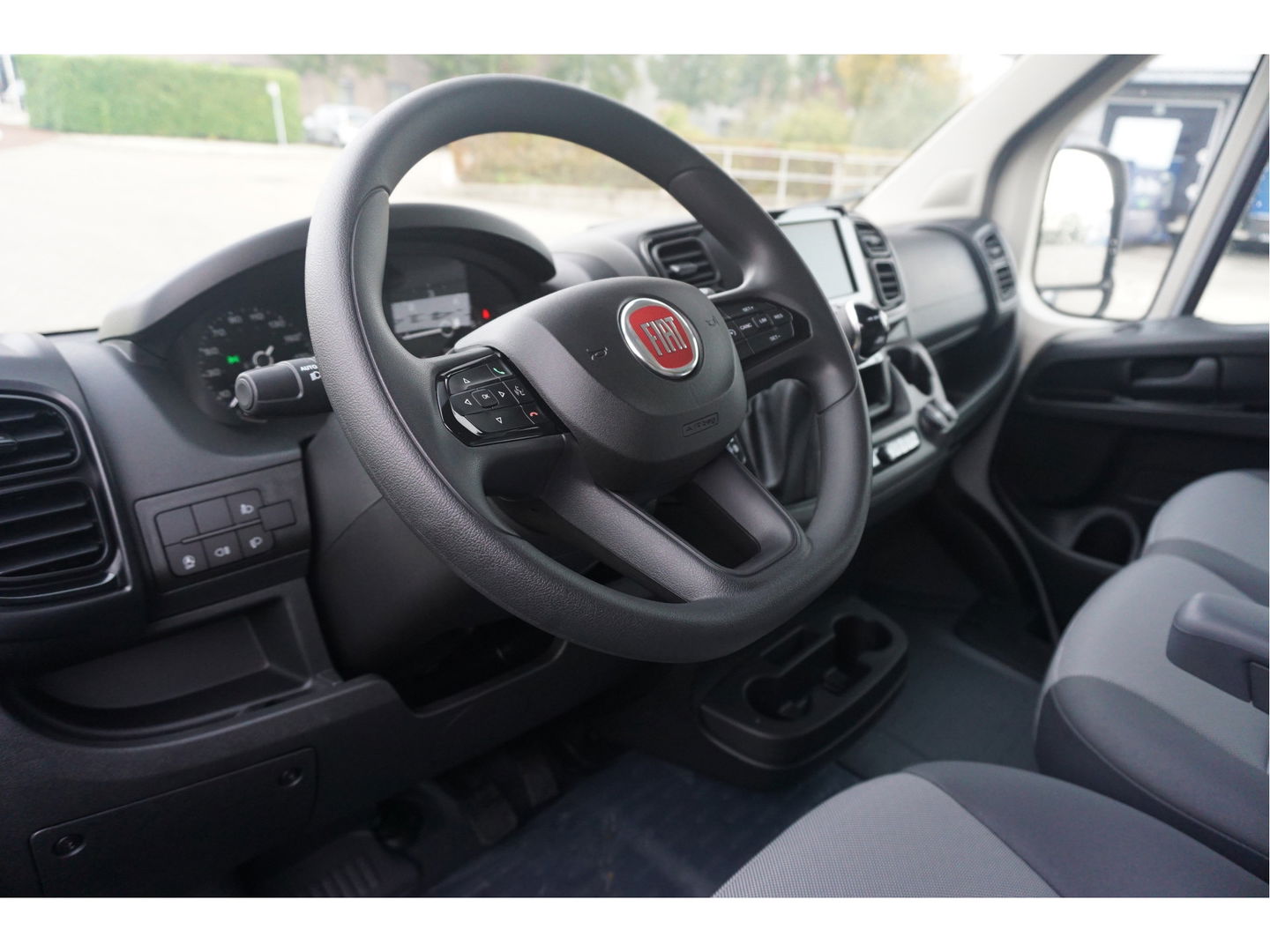Fiat Ducato 35 Maxi DOKA 140PK L4 Open Laadbak BPM VRIJ Apple CP/Android A, Cruise, Climate!! NR. BB01*
