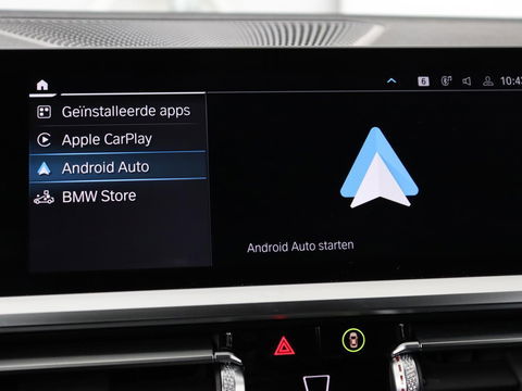 BMW 3-serie 320e M-Sport | Panoramadak | Adaptive cruise | Leder | Trekhaak | Head-Up | Camera | Stoel & stuurverwarming | Carplay | Navigatie | Sfeerverlichting | Live Cockpit