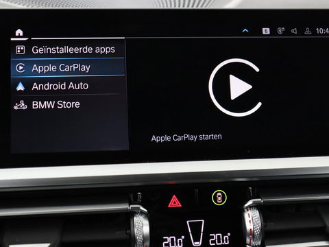 BMW 3-serie 320e M-Sport | Panoramadak | Adaptive cruise | Leder | Trekhaak | Head-Up | Camera | Stoel & stuurverwarming | Carplay | Navigatie | Sfeerverlichting | Live Cockpit