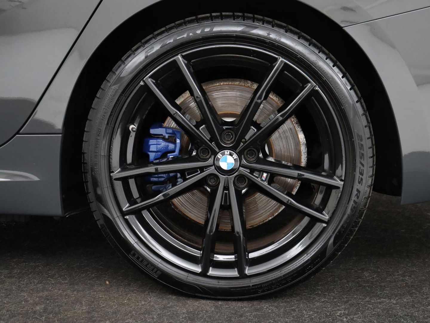 BMW 3-serie 320e M-Sport | Panoramadak | Adaptive cruise | Leder | Trekhaak | Head-Up | Camera | Stoel & stuurverwarming | Carplay | Navigatie | Sfeerverlichting | Live Cockpit