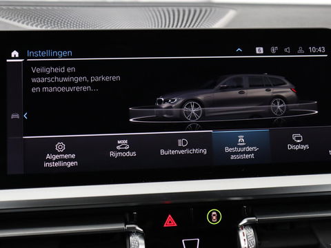 BMW 3-serie 320e M-Sport | Panoramadak | Adaptive cruise | Leder | Trekhaak | Head-Up | Camera | Stoel & stuurverwarming | Carplay | Navigatie | Sfeerverlichting | Live Cockpit