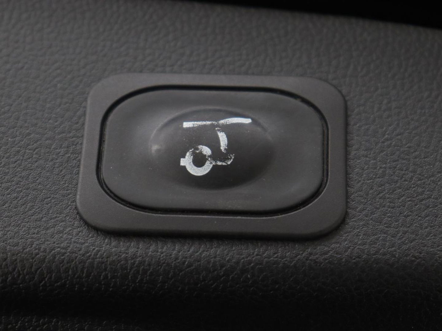 Ford Focus 1.0 EcoBoost Titanium X | Stoel & stuurverwarming | Trekhaak | Adaptive cruise | Camera | Full LED | Carplay | B&O Sound | Digital Cockpit | Keyless | Climate control